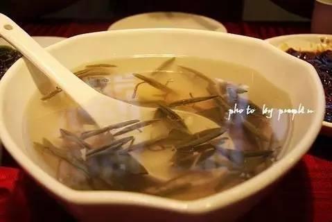 苏式汤面1880一碗你会吃吗，苏式汤面的面汤是用什么吊出来的要加香料吗