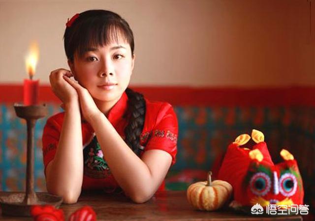 李玉刚照片:李玉刚回趟老家，回程就发福严重，还能再反串女装吗？