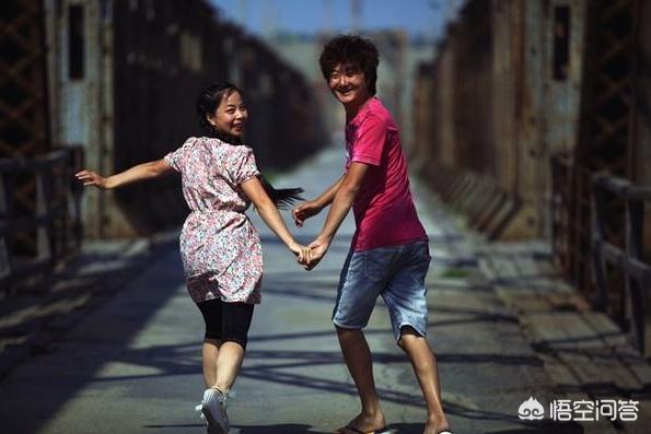李玉刚照片:李玉刚回趟老家，回程就发福严重，还能再反串女装吗？