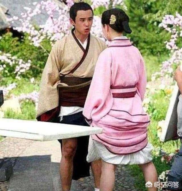 戚薇吻戏:为什么演员拍戏大部分时间只拍上半身？