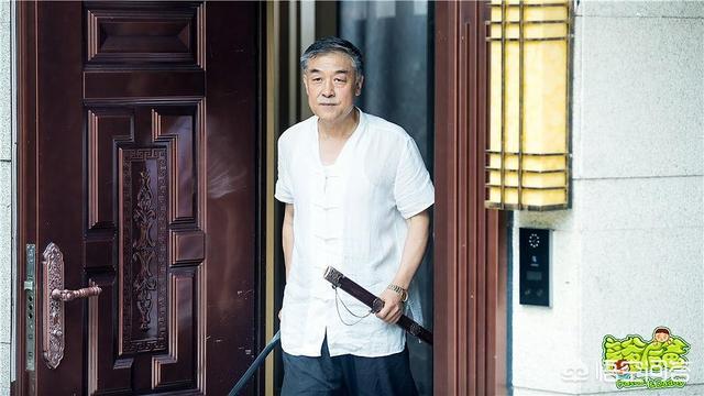 李梁:如何评价由张译、张国立、李建义主演的电视剧《我的亲爹和后爸》