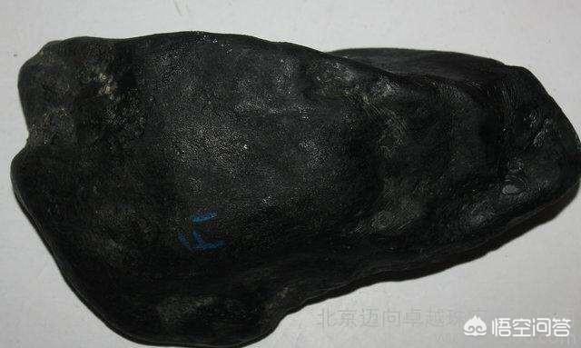 翡翠原石假皮怎么做的,怎么鉴别翡翠原石赌石，一共有几个步骤？