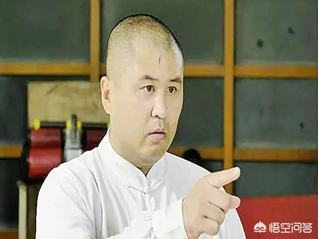 陈果老师学富五车,博古通今,讲课引入胜,但将耄耋读错,是不认识此字,还是失误？