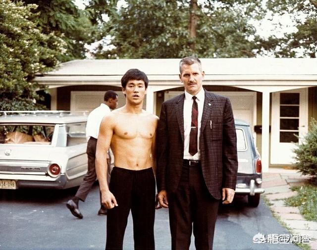 李小龙简介:是什么事，让你记住了李小龙？