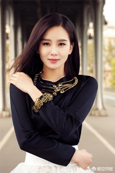 黄圣依的胸:娱乐圈有哪些看上去很高，实际上却很矮的女明星