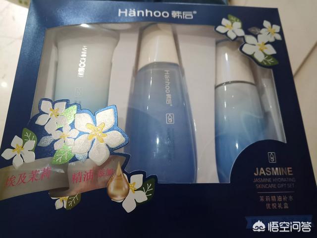 有没有朋友推荐一下补水不油腻的水乳？