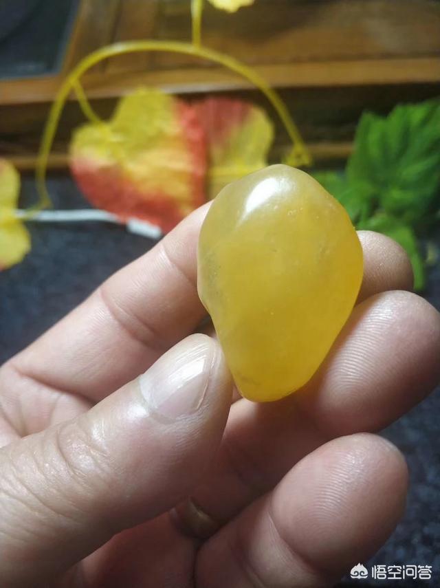 怎么分辨玉石和石头,石头和玉之间有着什么样的关系？