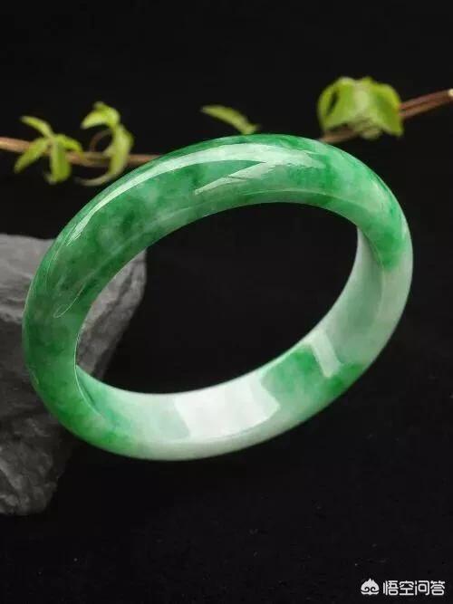 新戴玉会倒霉多久,你喜欢带老玉还是带新玉，为什么？