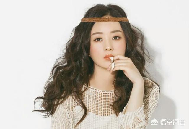 赵丽颖男人装:赵丽颖婚后亮相大秀性感，你怎么看？