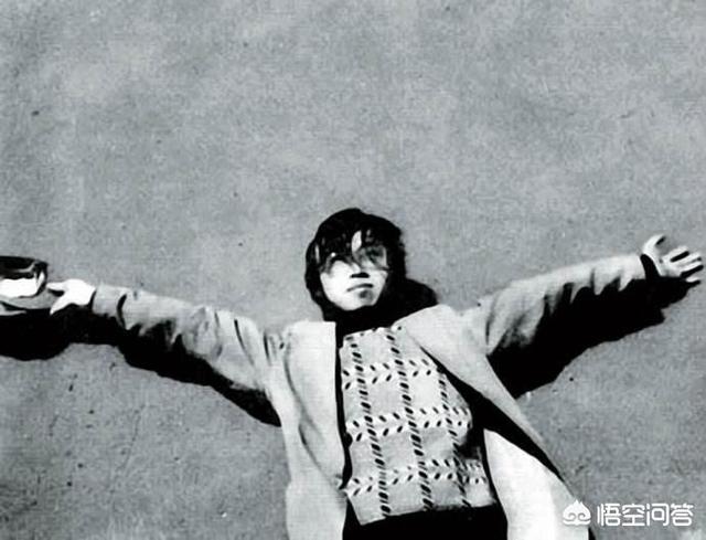 海子诗中的“喂马,劈柴”,除去诗的外衣后,剩下了什么？
