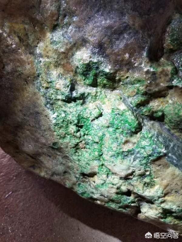 关于翡翠原石的话术,翡翠原石是怎样给人惊喜的？