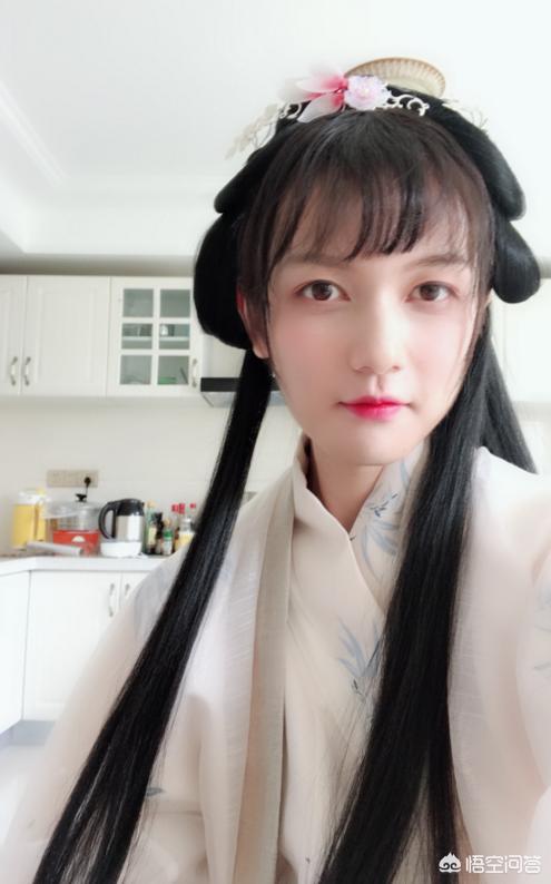 头条问答 - pdd看到姿态女装居然觉得好看以为是嫩妹,你觉得好看吗?