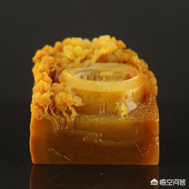 黄蜡石原石鉴定,如何区分一块石头是黄龙玉还是黄腊石？