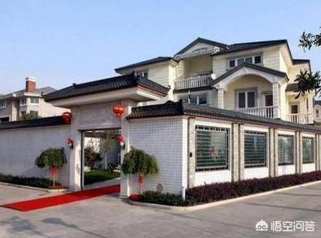 李玉刚照片:李玉刚回趟老家，回程就发福严重，还能再反串女装吗？