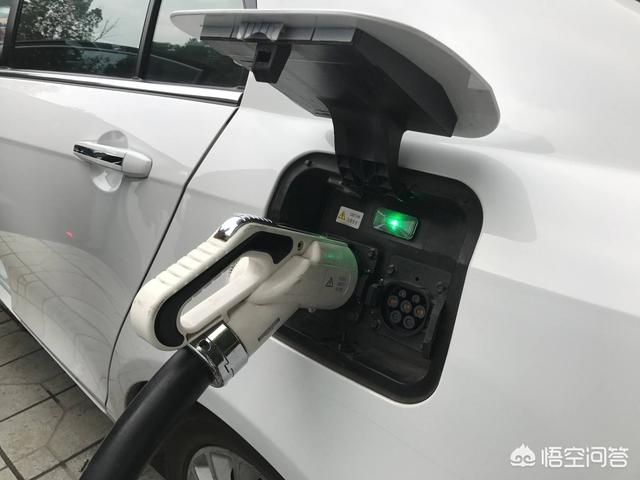 电动汽车充电方便吗，现在国内给新能源汽车充电方便吗