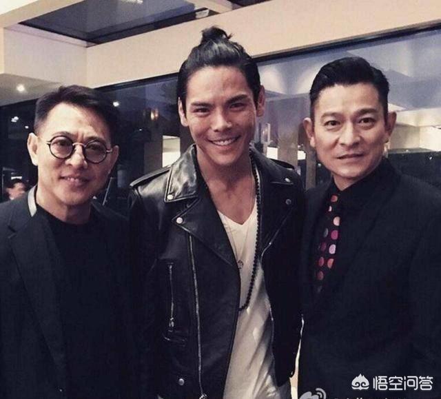向佐郭碧婷首同框:向佐自曝有过7段恋情，最长恋爱5年，为何最后迎娶的是郭碧婷？