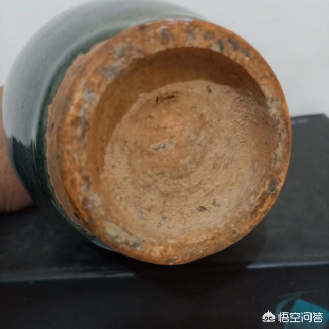 和田玉表面有麻点小坑正常吗,和田玉皮色是如何产生的？