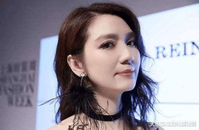洪欣风波后首现身:风波后，洪欣近日出席活动时女神形象依旧，你们怎么看待洪欣？