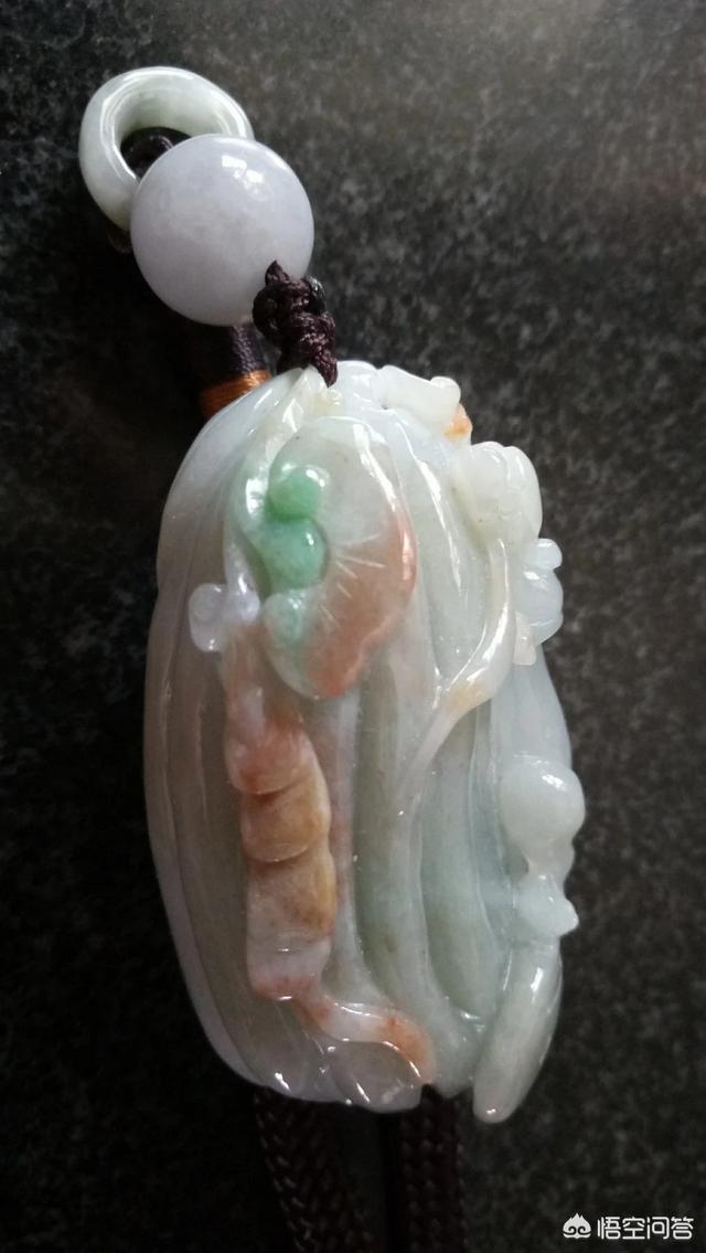 买玉一般在什么店买,请问你的翡翠（缅甸玉）是在哪里买的？