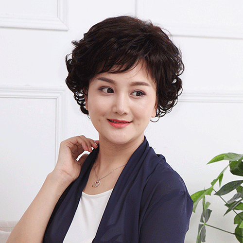快50岁的阿姨了,想改变一下自己,剪一个年轻一点的发型,有推荐吗?