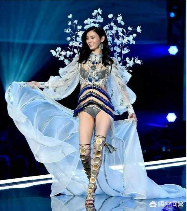 欧美摔跤抓鸟露鸟视频:会不会存在模特、艺人台上表演时故意摔倒博眼球的情况？ 欧美肌肉摔跤视频