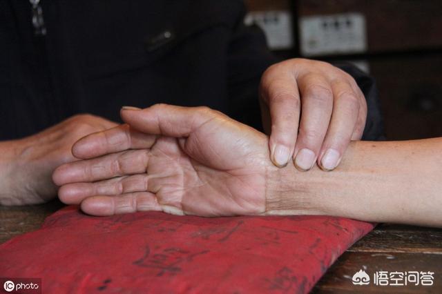 医生开处方写的是什么文字,一般人不认识是啥道理？