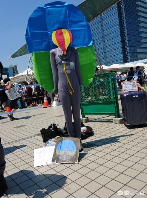 有什么戴眼镜可以cos的游戏角色吗？