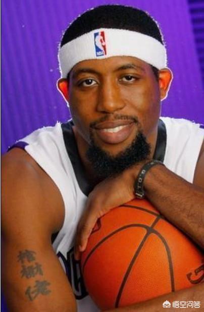 肯扬.马丁的性感嘴唇2沙奎因.奥尼尔,一个爱好超人的胖子1.