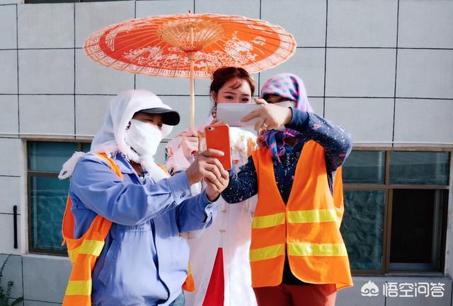 穿汉服上街会不会显得很怪异呀？你怎么看？