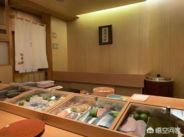 如果去度蜜月的话,国内你会首选哪个地方？国外会选择哪个地方呢？说出选择的理由？