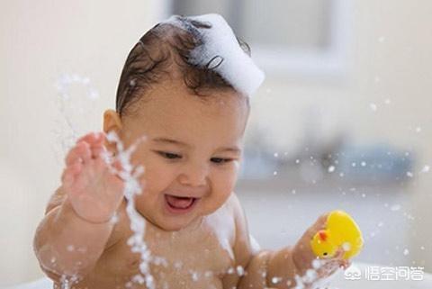 婴儿艾叶水洗澡的禁忌，婴儿用天然艾草煮水洗澡好吗？可以经常洗吗？