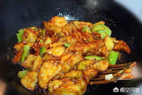 怎样在家里简单快速地做色香味俱全的红烧茄子