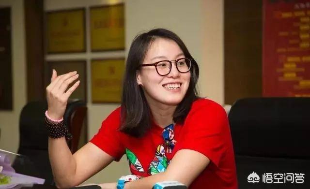 傅园慧爸爸:傅园慧上综艺引质疑，傅爸爸怼网友：还参加气死你，你怎么看？