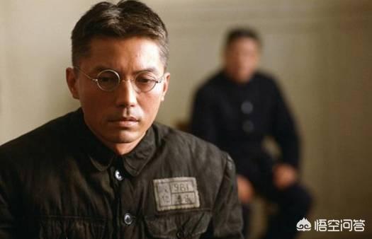 杜杜聿明将军简介:杨振宁和他的岳父杜聿明谁的名气大，他们二人都有什么贡献呢？