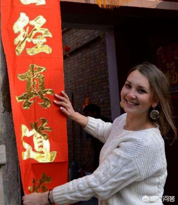对联上下联怎么贴:农村过年时贴对联，有哪些办法可以防止上下联贴反了？