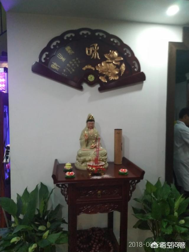 如果在一个小县城开一个艾灸养生馆前景会好吗？投资大约是多少？
