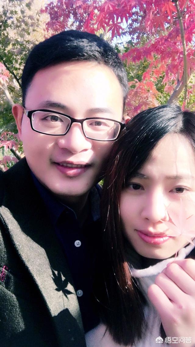 那英买菜路上唱春暖花开:春暖花开的季节，大家还记得怎么和爱人在一起的吗