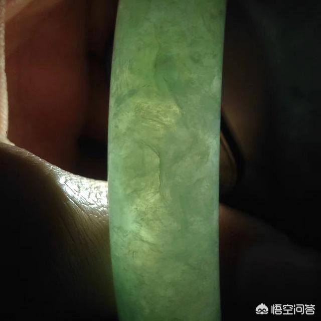 裂纹和石纹透光后区别,翡翠中的棉和石纹算瑕疵吗？