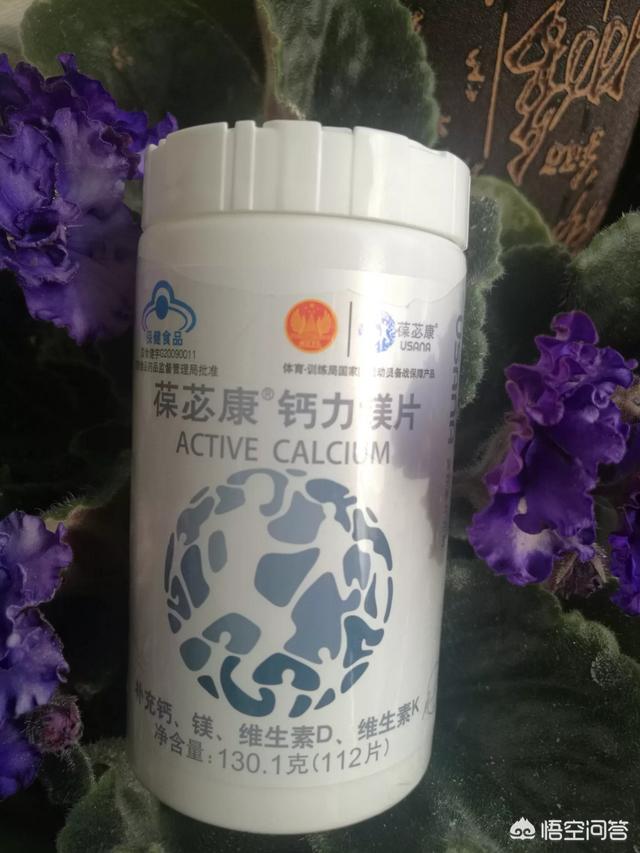 40岁的女人吃什么补钙最好:喝牛奶，吃钙片，真得能缓解中老年女性骨质疏松吗？ 50岁女人吃什么补钙最好