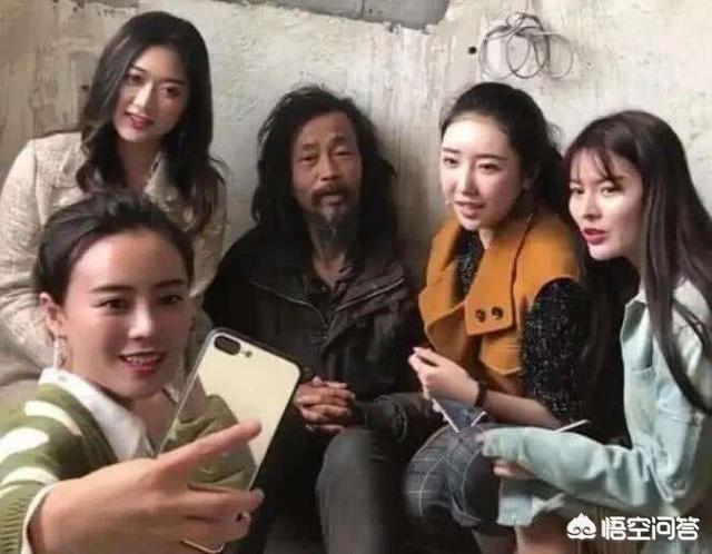 海岩贾乃亮:王朔与海岩相比，谁的文学造诣更高你更喜欢谁的小说