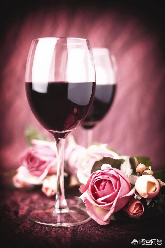 红酒和白酒哪个热量高，天天坚持运动减肥的同时能每天喝点红酒吗对减肥有影响吗