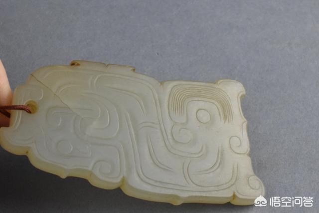 高古玉最简单的鉴定方法,怎样看“微痕”鉴识古玉真伪？