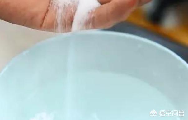 怎么识别毛囊虫:螨虫痘是什么？螨虫痘与普通青春痘的区别在哪里呢？