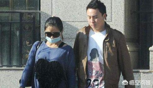 何洁苏醒:超女何洁和快男苏醒现在发展怎么样，为什么他俩总是捆绑炒作？