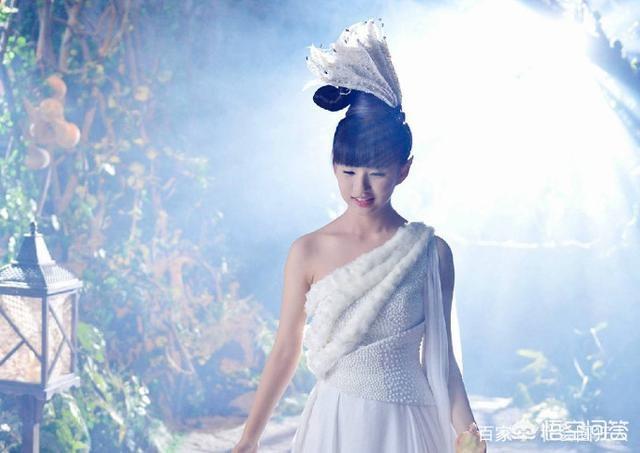 杨丽萍侄女小彩旗:曾经在春晚舞台惊艳众人的小彩旗，现在怎么样了