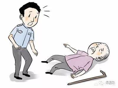 九九厕所偷拍精品视频:看到老人在地上坐着，你过去扶不？