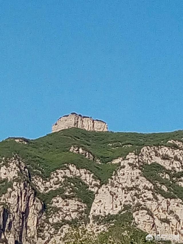 在农村有的一家有好几处空宅基,而有的子女成家却没处盖房子,这个问题你怎么看？