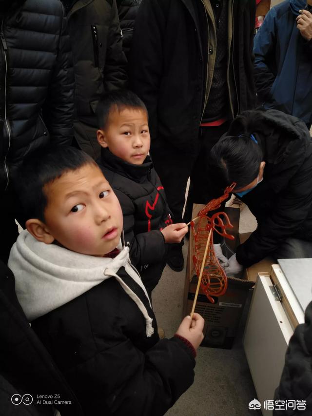 清明补偿式返乡:很多学生清明节放假不愿回老家祭祖。这种现象你有何看法？