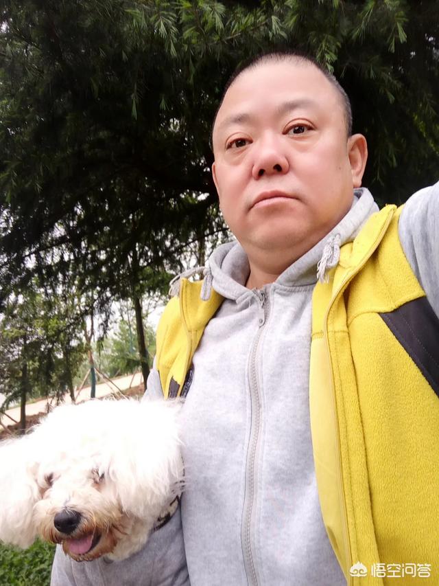 一些湖北人为什么说：“你服不服周”？