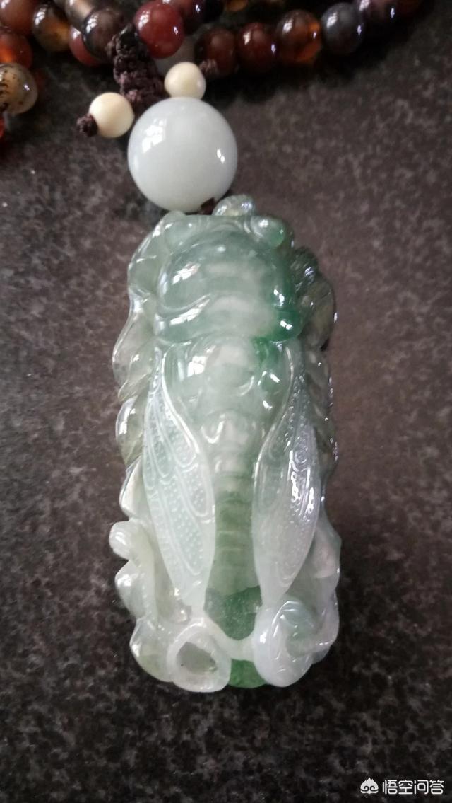 买玉一般在什么店买,请问你的翡翠（缅甸玉）是在哪里买的？